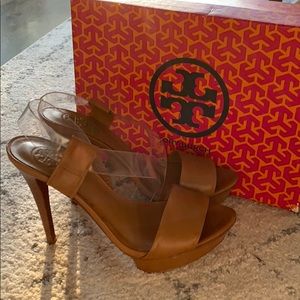 Never worn Tory Burch heels